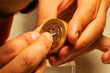 唐山劳力士表走慢维修多少钱